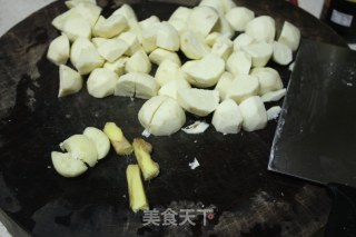 【广东】茨菇焖腊鸭腿的做法步骤：4