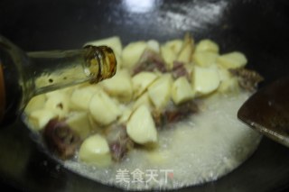 【广东】茨菇焖腊鸭腿的做法步骤：8