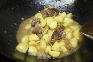 【广东】茨菇焖腊鸭腿的做法步骤：9