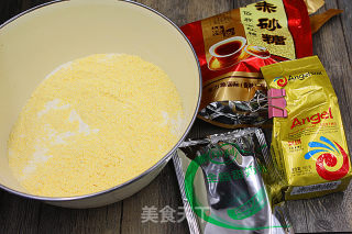 【辽宁】红糖枣发糕的做法步骤：1