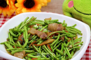 江西黎蒿炒腊肉的做法步骤：10