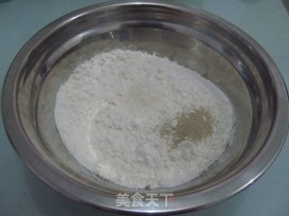 【四川】芽菜馅饼的做法步骤：1