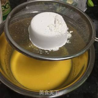 草莓奶油夹心蛋糕的做法步骤：4