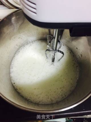 草莓奶油夹心蛋糕的做法步骤：6