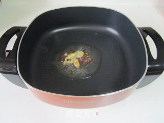 【湖北】财鱼焖藕的做法步骤：3