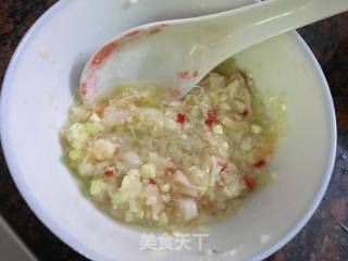 蒜蓉粉丝蒸墨鱼仔的做法步骤：8
