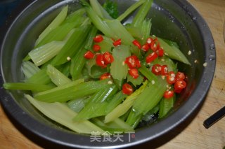 【安徽】凉拌芹菜的做法步骤：3
