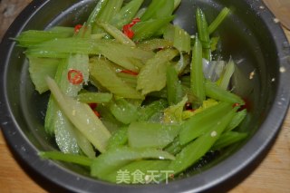 【安徽】凉拌芹菜的做法步骤：4