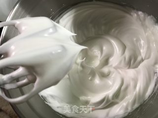 百香果草莓奶油杯子蛋糕的做法步骤：3