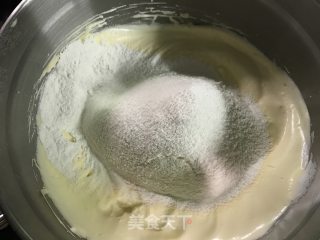 百香果草莓奶油杯子蛋糕的做法步骤：5