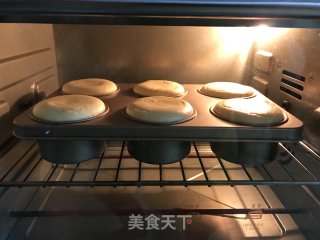 百香果草莓奶油杯子蛋糕的做法步骤：8