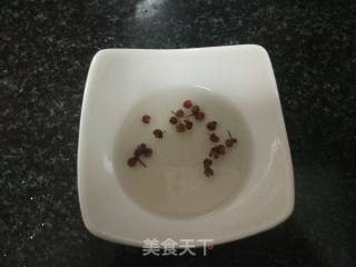 【天津】蒜薹炒鸡蛋的做法步骤：2