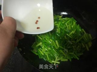 【天津】蒜薹炒鸡蛋的做法步骤：6