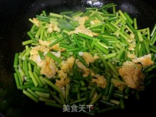 【天津】蒜薹炒鸡蛋的做法步骤：7