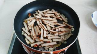 【湖北】黄陂熏干炒荷兰豆的做法步骤：5