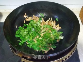 【台州】香菜炒肉丝的做法步骤：5