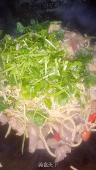 干丝香菜炒肉的做法步骤：5