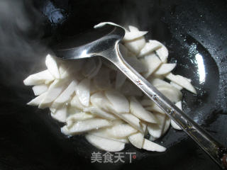 【宁波】鸡蛋干炒茭白的做法步骤：5