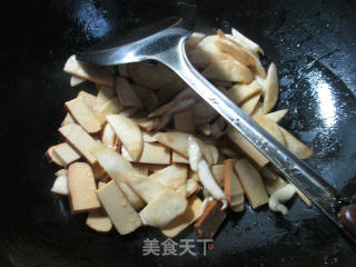 【宁波】鸡蛋干炒茭白的做法步骤：9