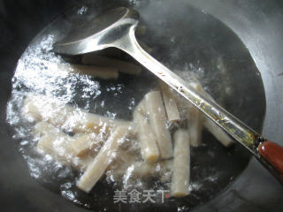 【宁波】魔芋白菜煮排骨的做法步骤：2