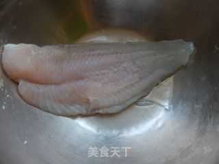 【苏州】黑椒鱼柳的做法步骤：1