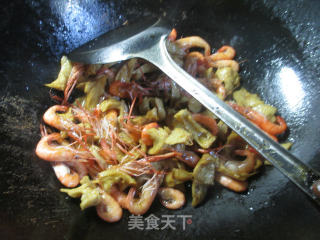 【宁波】面筋炒河虾的做法步骤：9