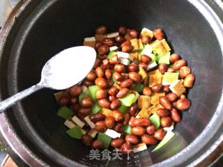 【苏州】花生米拌豆干儿的做法步骤：6