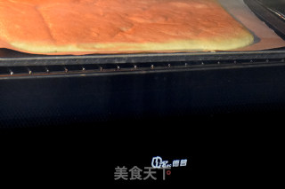 草莓蛋糕卷 德普烘焙实验室的做法步骤：10