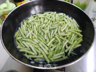 【苏州】砂锅肉末豆角的做法步骤：5