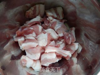 【武汉】土豆粉蒸肉的做法步骤：1