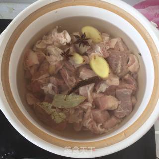 红烧牛肉的做法步骤：3