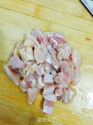 咖喱鸡肉饭的做法步骤：1