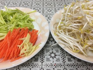【东北】春饼卷豆芽儿的做法步骤：4