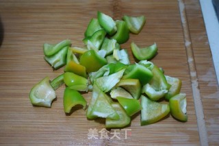 【北京】青椒炒茄子的做法步骤：2