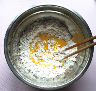 燕麦芝麻小圆饼的做法步骤：5