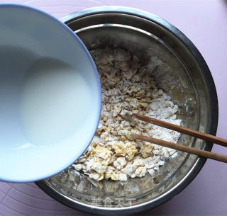燕麦芝麻小圆饼的做法步骤：6