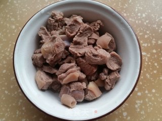 山药萝卜炖羊肉的做法步骤：3
