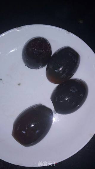 【贵州】剁椒皮蛋的做法步骤：1