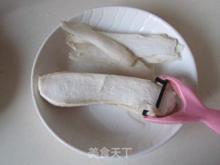 【湖北】杏鲍菇培根卷的做法步骤：2
