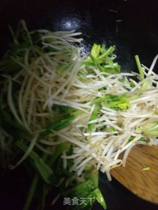 【辽宁】菠菜小炒豆芽菜的做法步骤：3