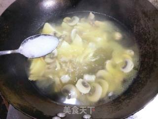 【常熟】冬笋蘑菇鸡丝汤的做法步骤：9
