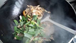 【重庆】酸萝卜炒肘子的做法步骤：6