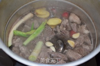 【天津】五香烧牛肉的做法步骤：4