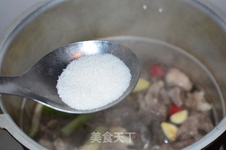 【天津】五香烧牛肉的做法步骤：5