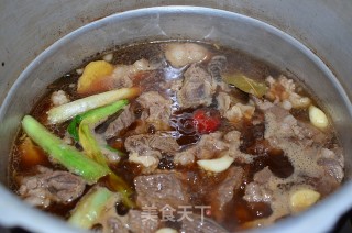 【天津】五香烧牛肉的做法步骤：9