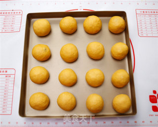 萌你一脸的猪鸡小餐包的做法步骤：9