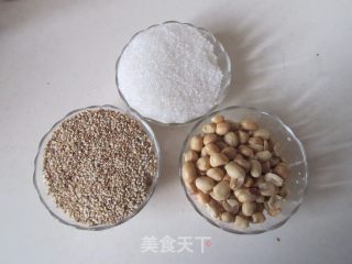 【湖北】芝麻花生糖的做法步骤：1