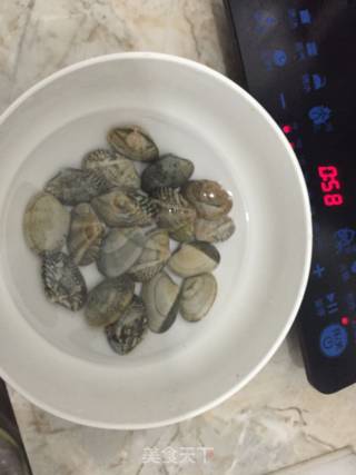 蛤蛎蒸蛋的做法步骤：1