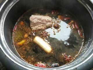 卤香牛肉的做法步骤：3