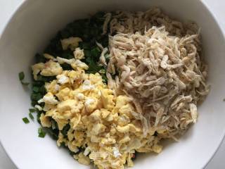 太阳花韭菜盒子的做法步骤：1